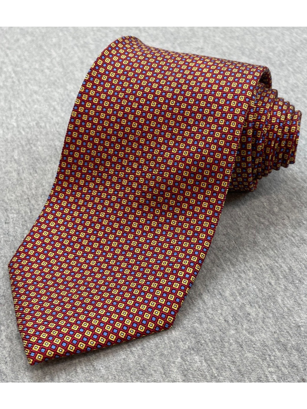 Jos A Bank Tie Mens Geometric 100% Silk 3 1/2" Wide 61" Length